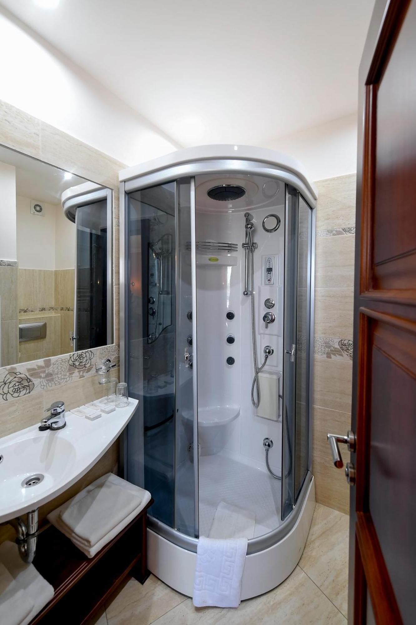 Campus Hotel Дебрецен Экстерьер фото