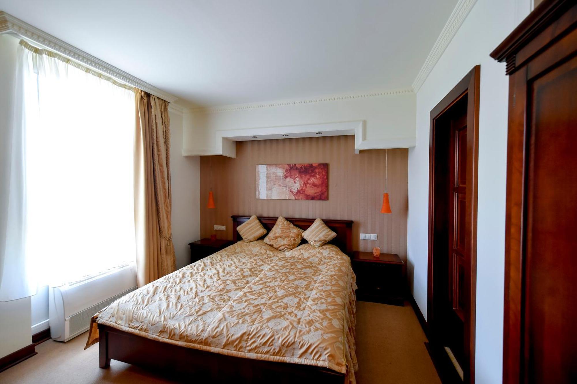 Campus Hotel Дебрецен Экстерьер фото